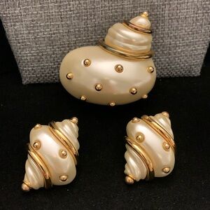 Kenneth Jay Lane Cream and Gold Shell Brooch Set